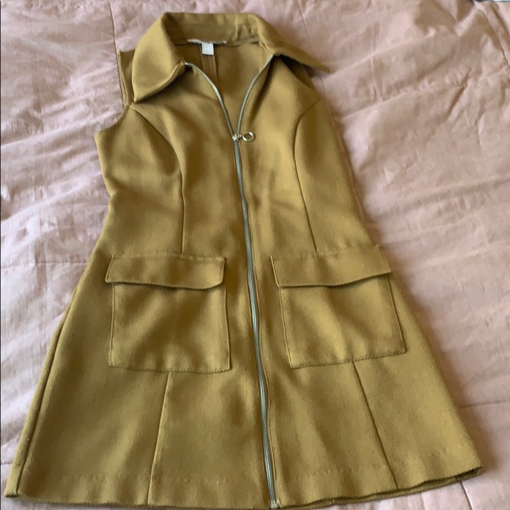 Adorable Zip-Up MOD Dress